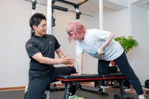 HPERパーソナルジムのトレーニングセッション風景