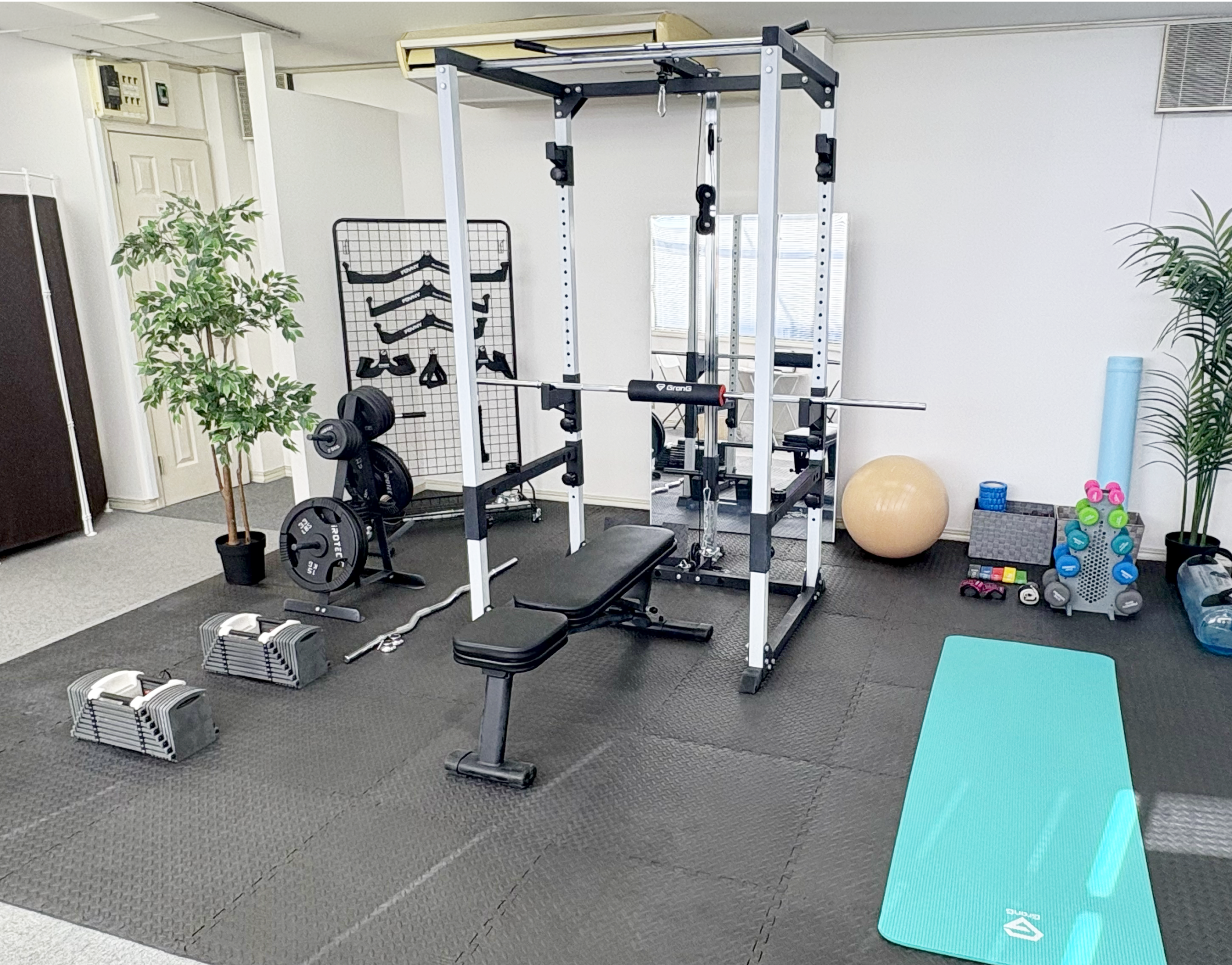 西国立店の店内写真